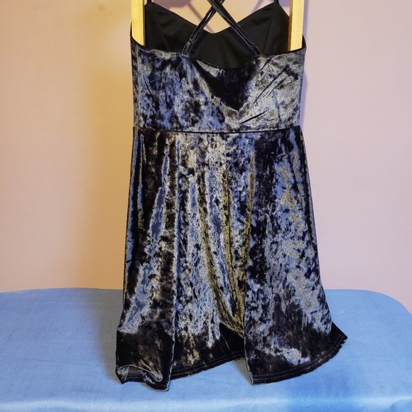 Streetwear Society Women's Size Medium  Black Crushed Velvet Dress - Gently Used - Picture 4 of 6